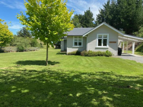 Paratu Farm Cottage in a quiet rural setting.